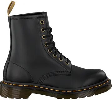 zwarte dr martens. 