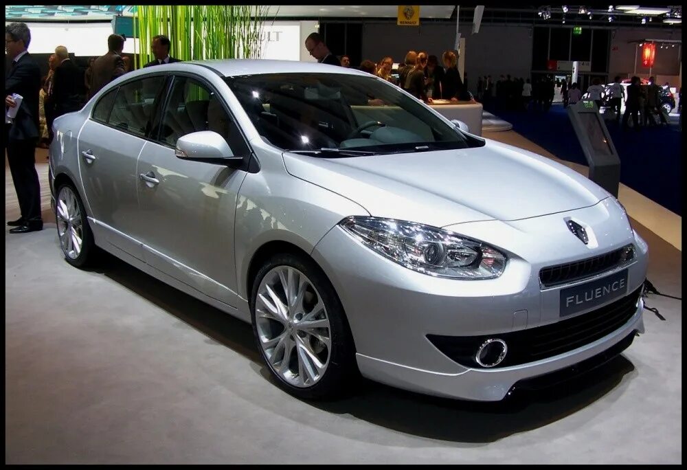 Тюнинг рено флюенс. Рено Флюенс 2012. Тюнингованный Renault Fluence. Renault Fluence обвес. Обвес на Рено Флюенс 2012.