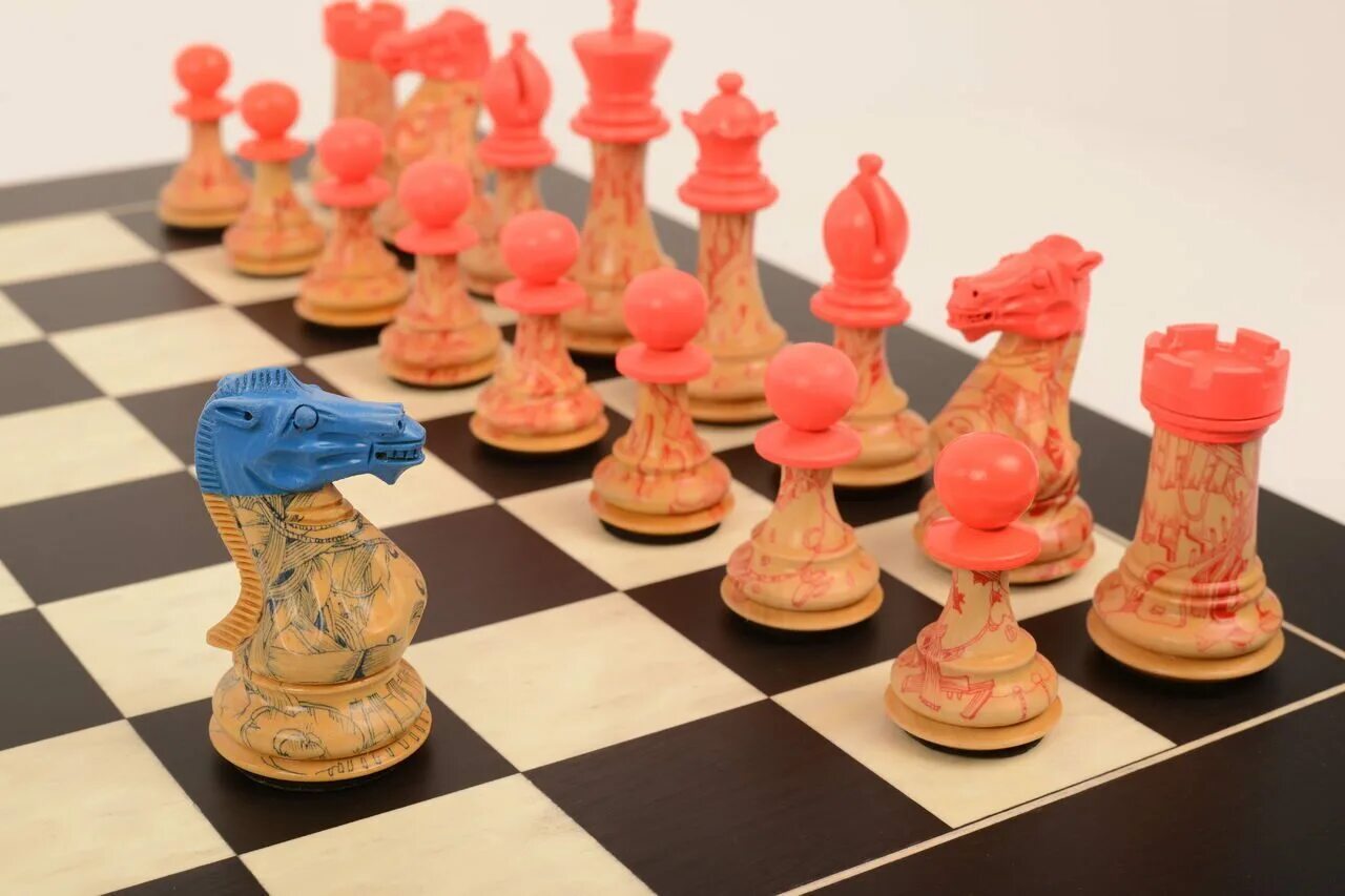 необычные шахматные доски. мистические шахматы. шахматная доска. шахматы арт. шахматный конь.