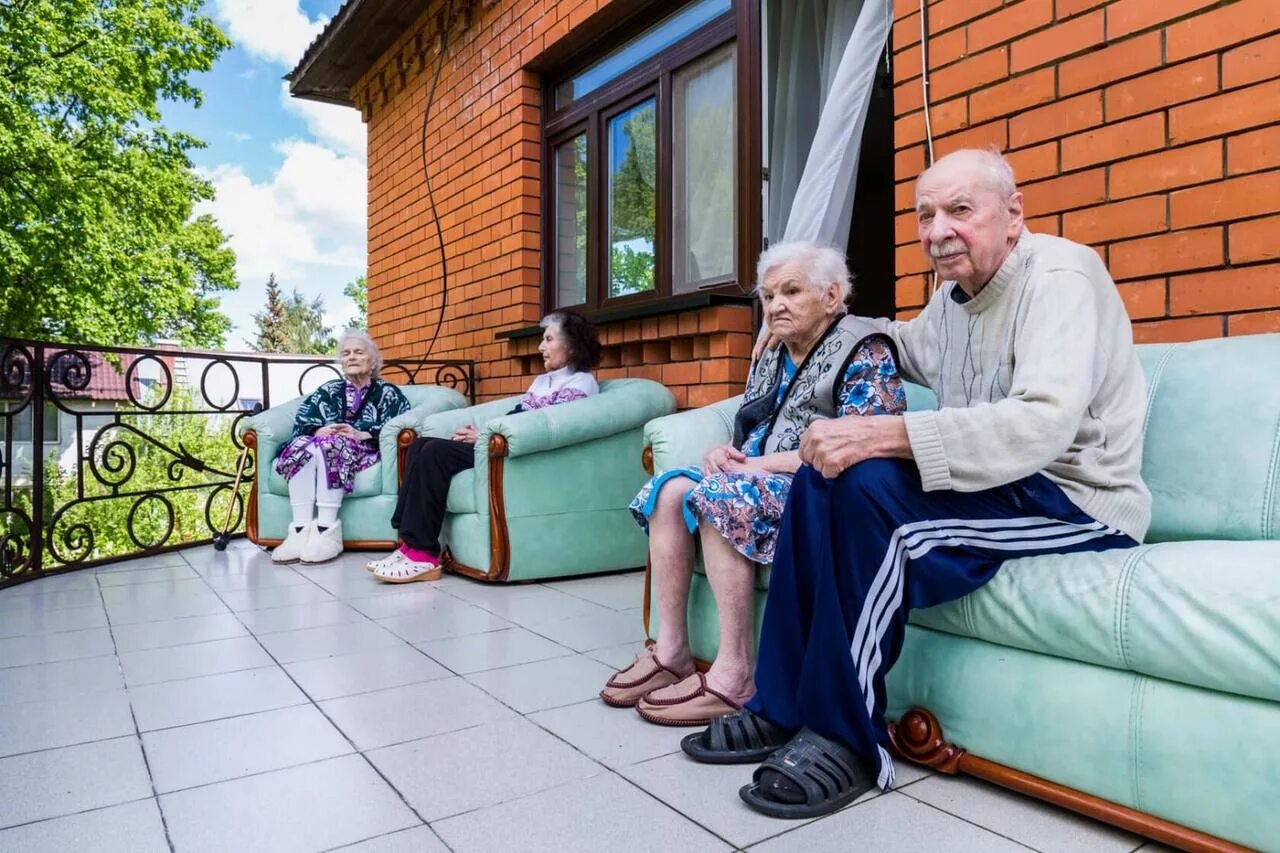 Пансионат для пожилых в щербинке. Мирника пансионат для пожилых Балашиха. "Пансионат для пожилых людей и инвалидов "Созвездие" Самара. Дом пансионат для пожилых. Дом престарелых.