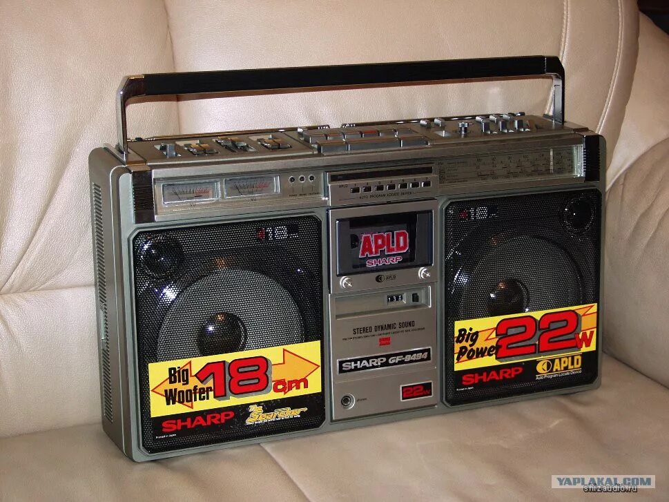 Купить японскую магнитолу. Магнитофон Шарп 80-х. Японский магнитофон 80 Шарп. Японские магнитофоны кассетные 80-х. Шарп кассетники 80х.