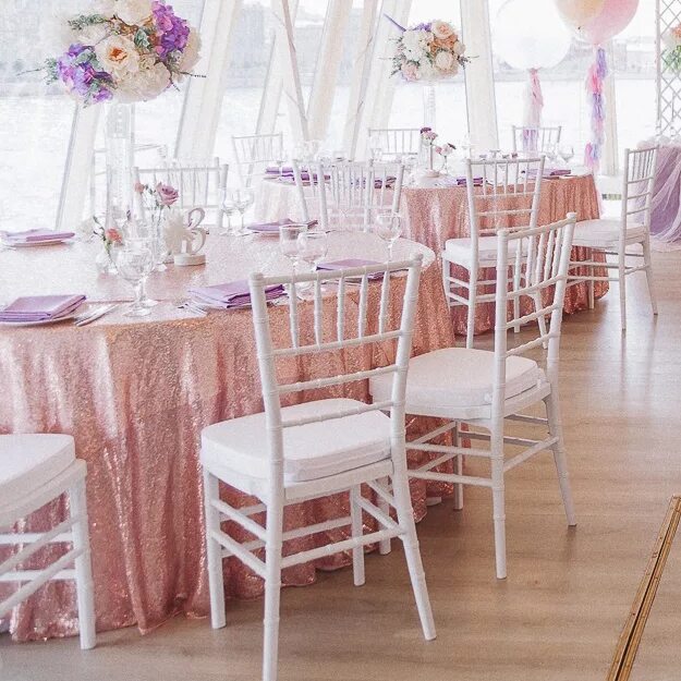 Красивые стулья на свадьбу. Стулья кьявари диамант. Украсить стулья на свадьбу. Свадьба со стулом. Свадьба со стулом.