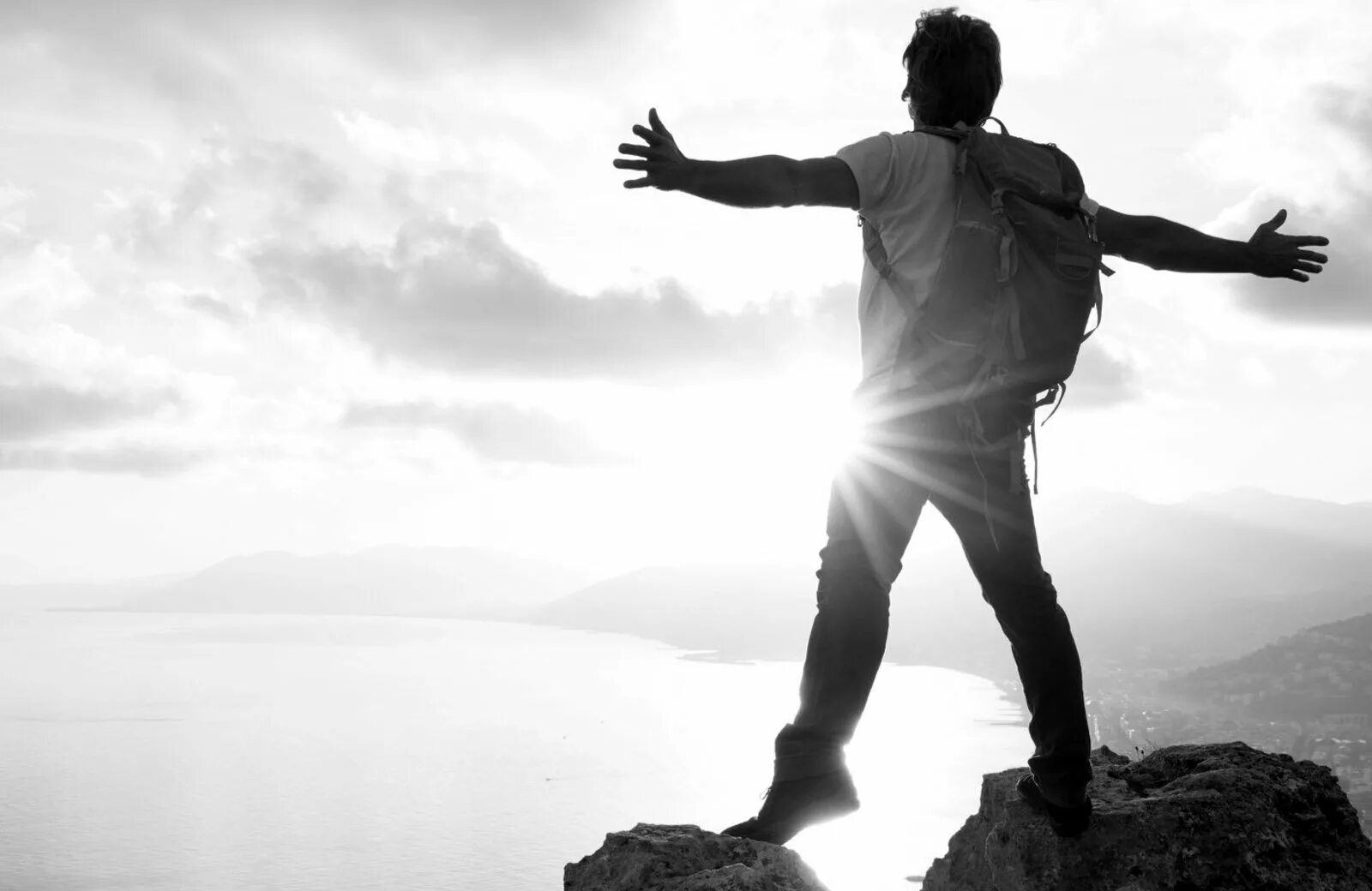 Христианин-универсалист. Стремление вперед. Blasphemous wounds of eventide. Сила воли человека. Человек на горе.