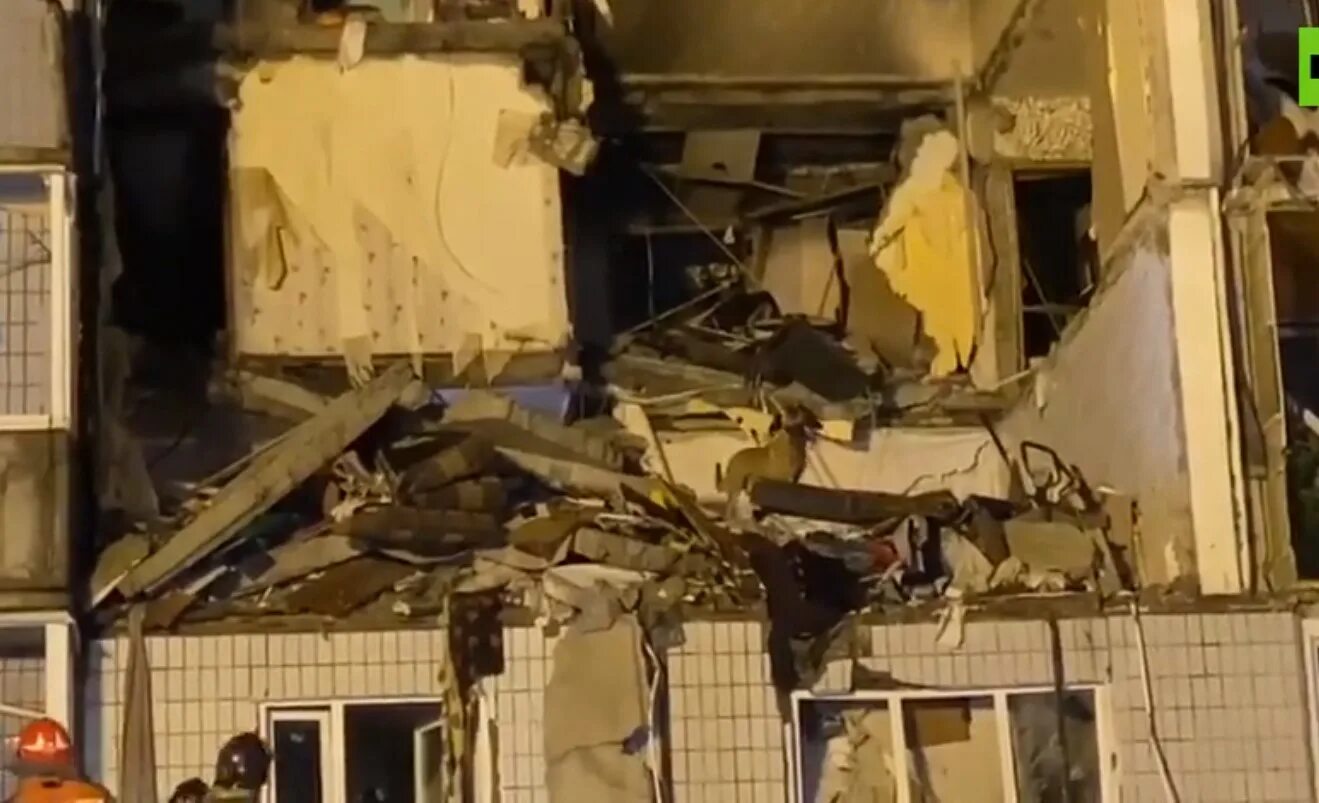 Под завалами остались люди