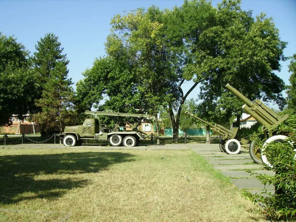 Рп майкоп. Майкоп военный городок. Памятники в Майкопе. Майкоп достопримечательности города. Достопримечательности Майкопа и окрестностей.