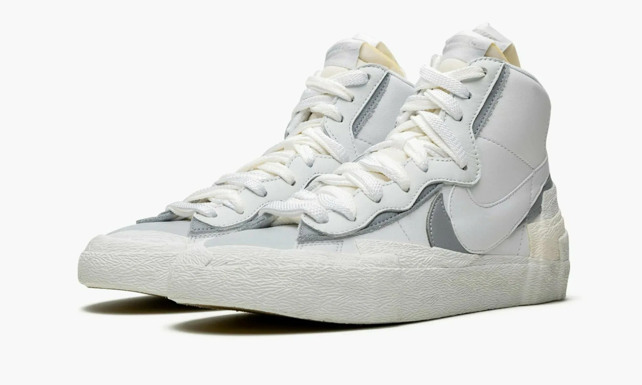 Nike sacai blazer. Nike x Sacai Blazer Mid. Кроссовки Nike x Sacai Blazer Mid. Nike Blazer Mid Sacai White Grey. Nike Blazer Mid Sacai Black Grey.