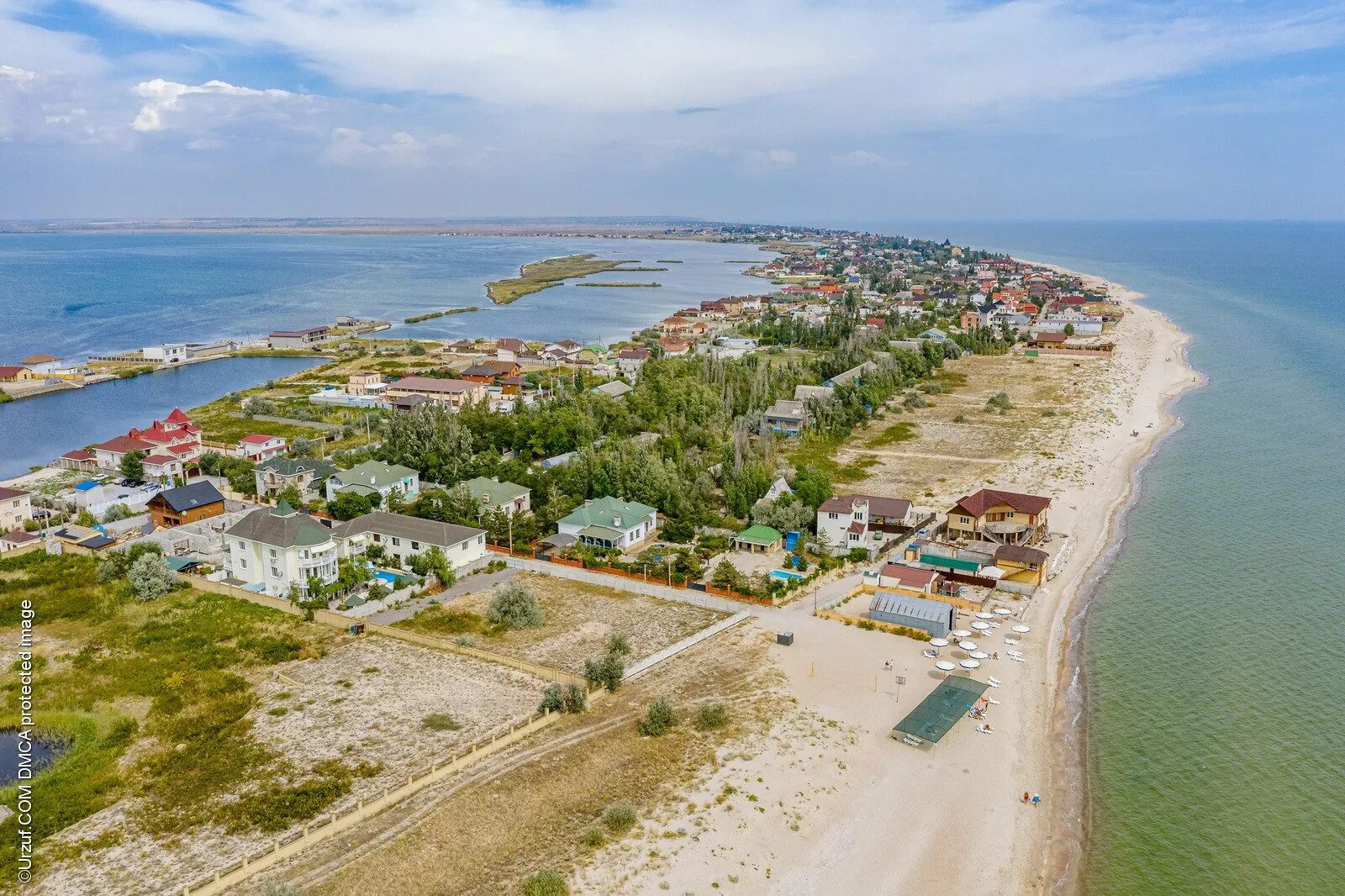 Тамань станица голубицкая. Берег азовского моря. Азовское море ейск. Курорт ильич на азовском море. Курорты на берегу азовского.