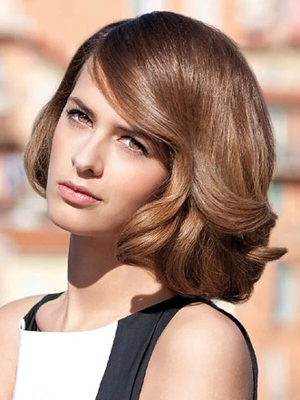 кара робертс. мелирование на тёмные волосы короткие стрижки. карли клосс цвет волос. короткие волосы светло коричневые. стрижка шегги пикси.