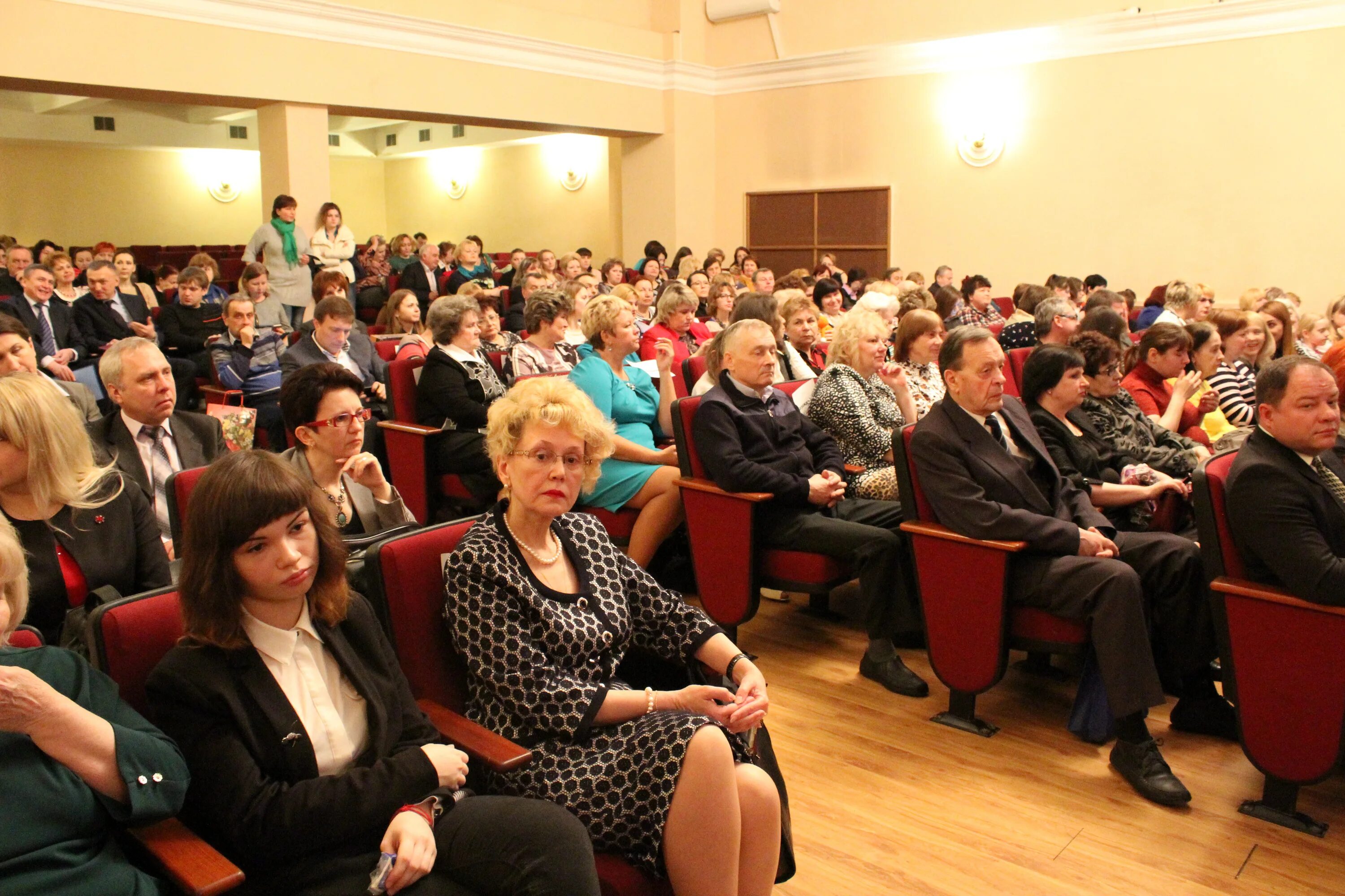 дк пушкино щелково. щелковский дворец культуры. центральный дворец культуры щелково. щелково дк пушкина. дом культуры города пушкино московская область.