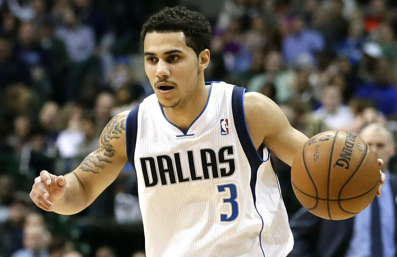 Ларкин баскетболист. Shane Larkin. Shane Larkin Dallas. Шейн Ларкин американский баскетболист.