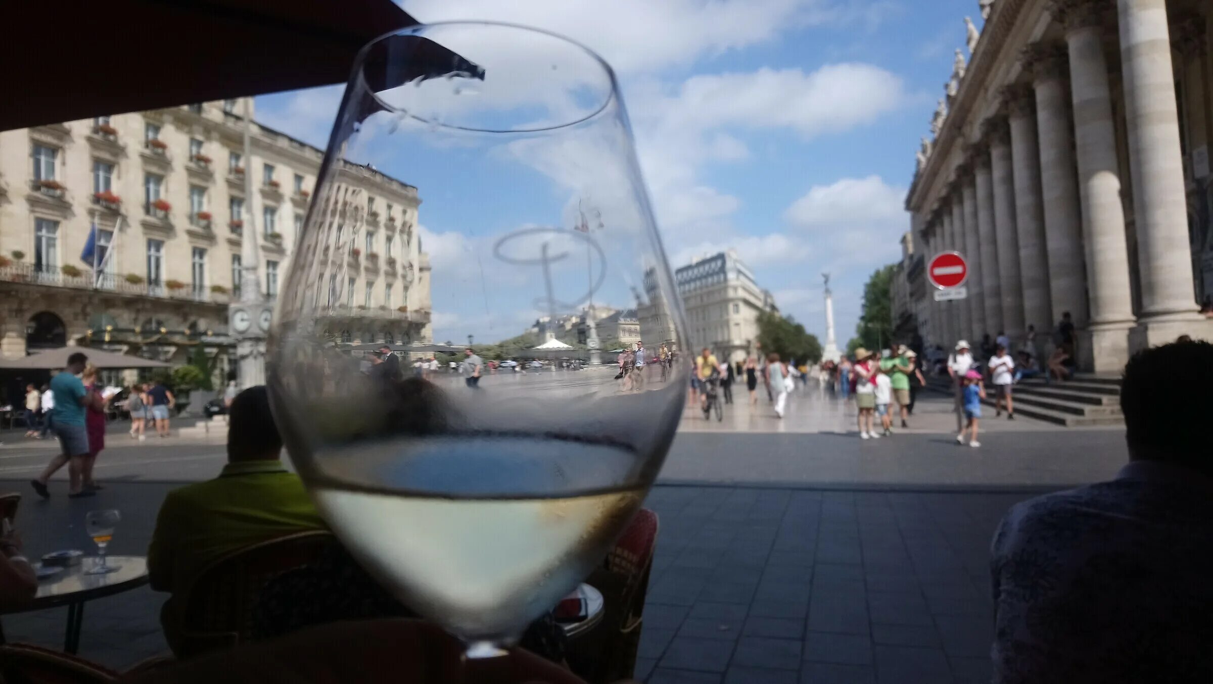 Фестиваль вина в бордо во Франции в 2022 году.