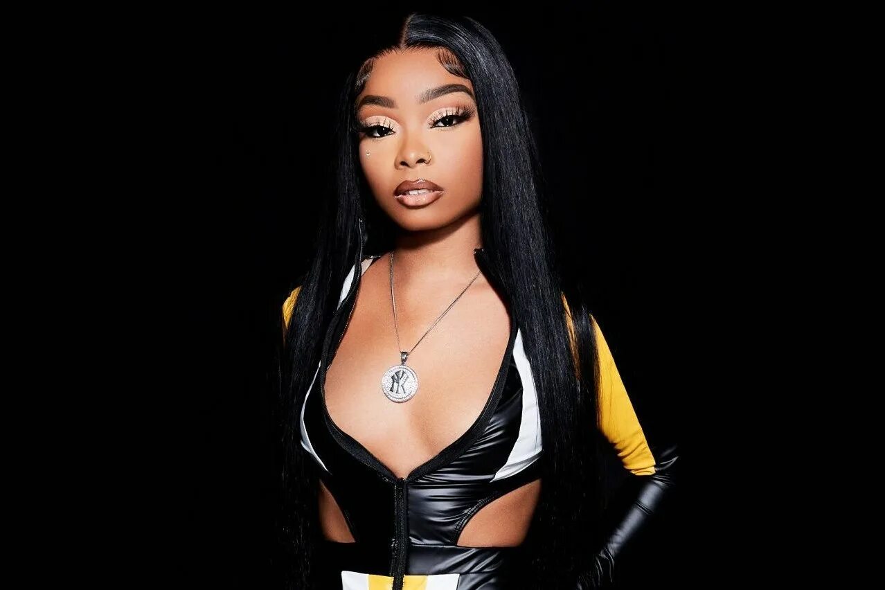 Лола брооке. Bont play with it by lola brooke текст. Лола брук. Lola brooke. Lola brooke.