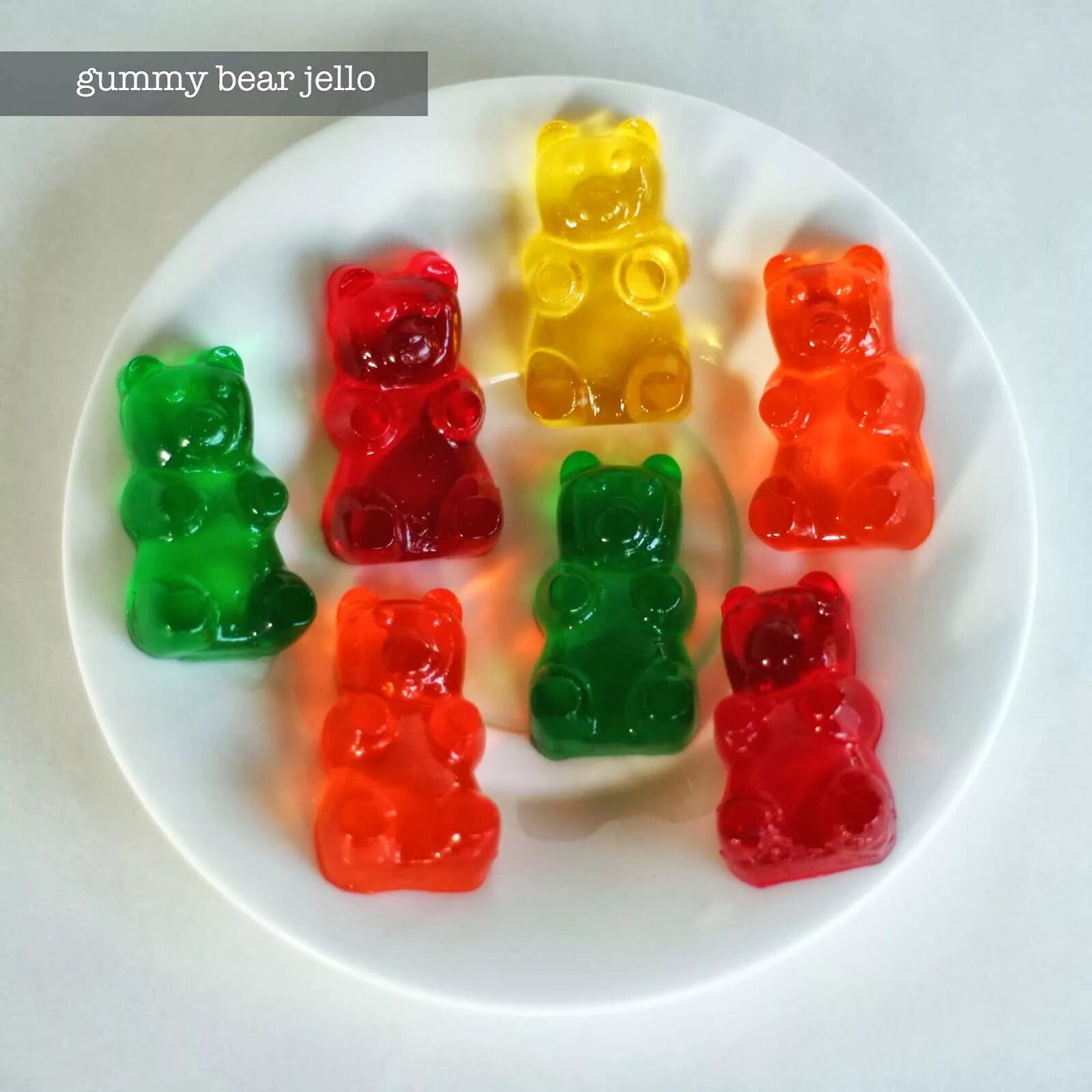 Где gummy bear. Gummy Bear макдональдс. Gummy Bear русская версия. Деревяшки Gummy Bear. Gummy Bear Одноразка.