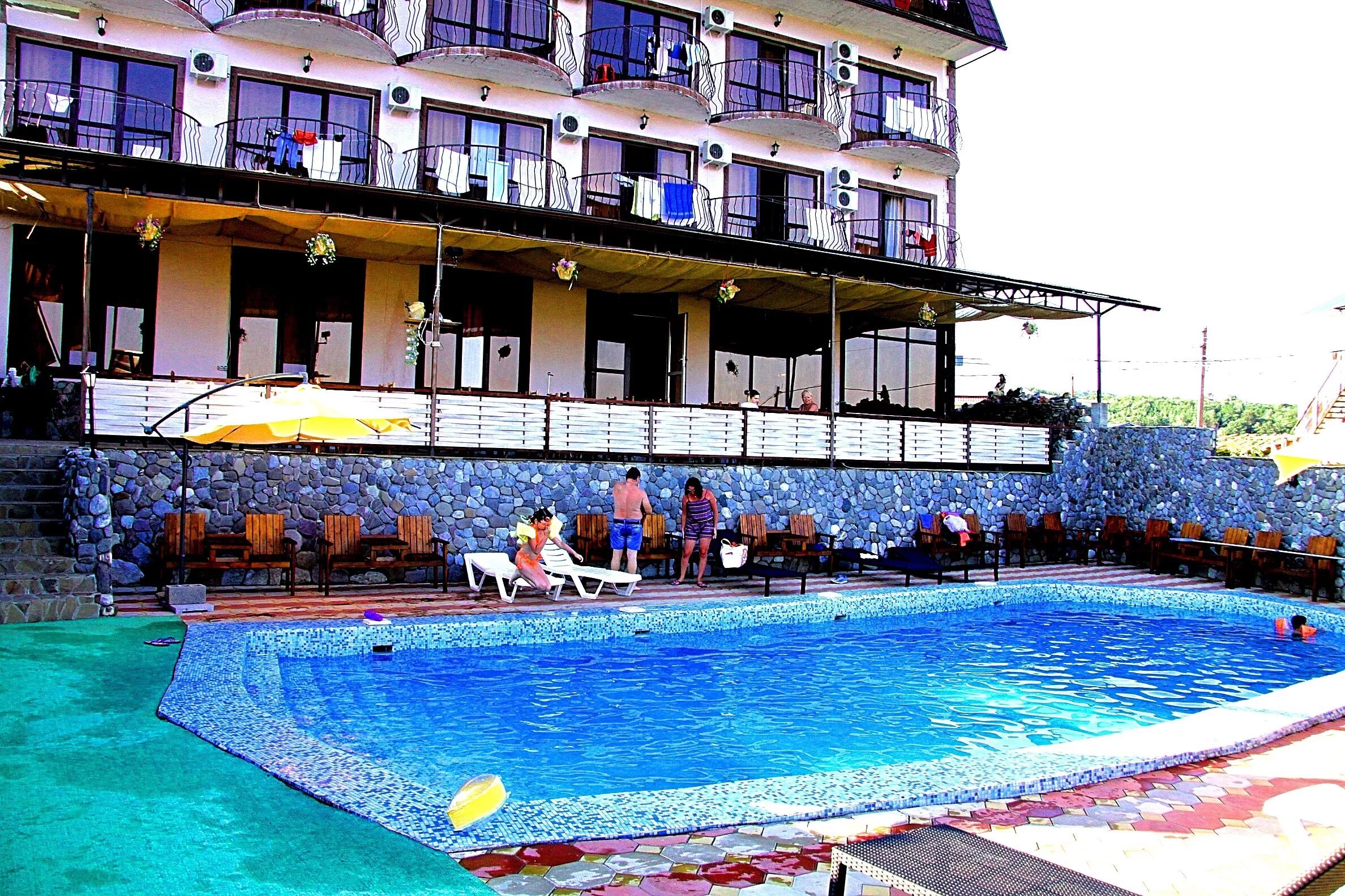 Посёлок вардане сочи отель лето. Отель континент вардане молодежная. Отель континент вардане. Вардане сочи. Вардане отели.