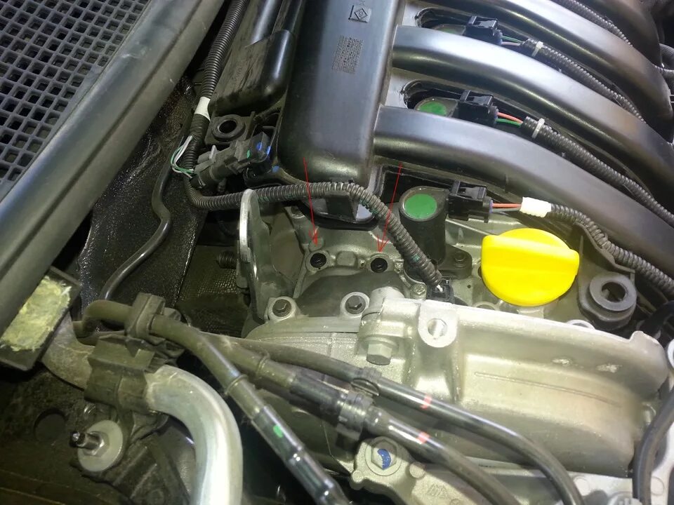 Клапанная крышка рено меган 2. Мотор рено меган 2 1. Крышка клапанов рено меган 2 1. Бензин в масле двигателя меган 2. Мотор рено меган 2 1.