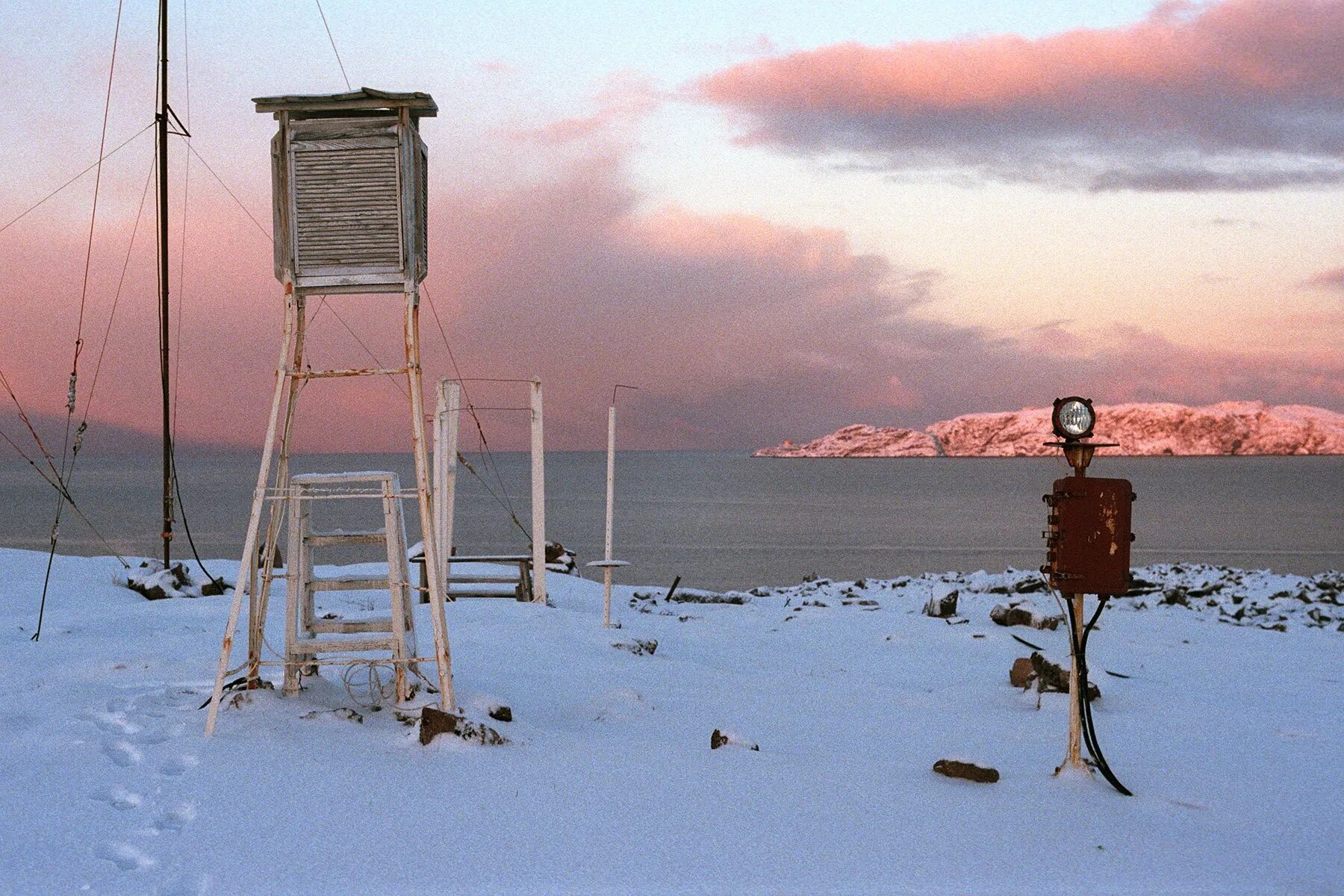 Метеорологическая станция на хамар-дабане. Метеорологическая станция териберка. Метеостанция верхнее дуброво. Якутия метеостанция хабардино. Метеостанция чита.