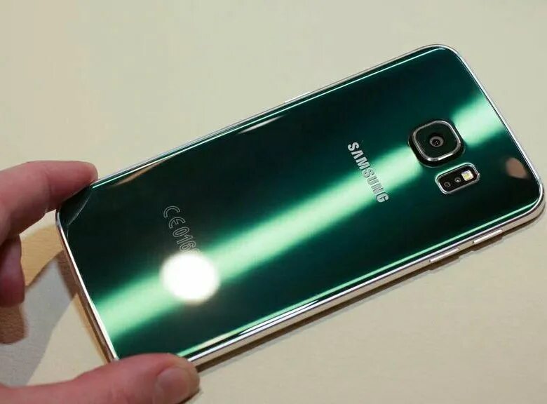 Телефон техно авито. Samsung s7 зеленый изумруд. S6 Edge Emerald Green. Самсунг s6 Edge зеленого цвета. Смартфон изумрудного цвета.