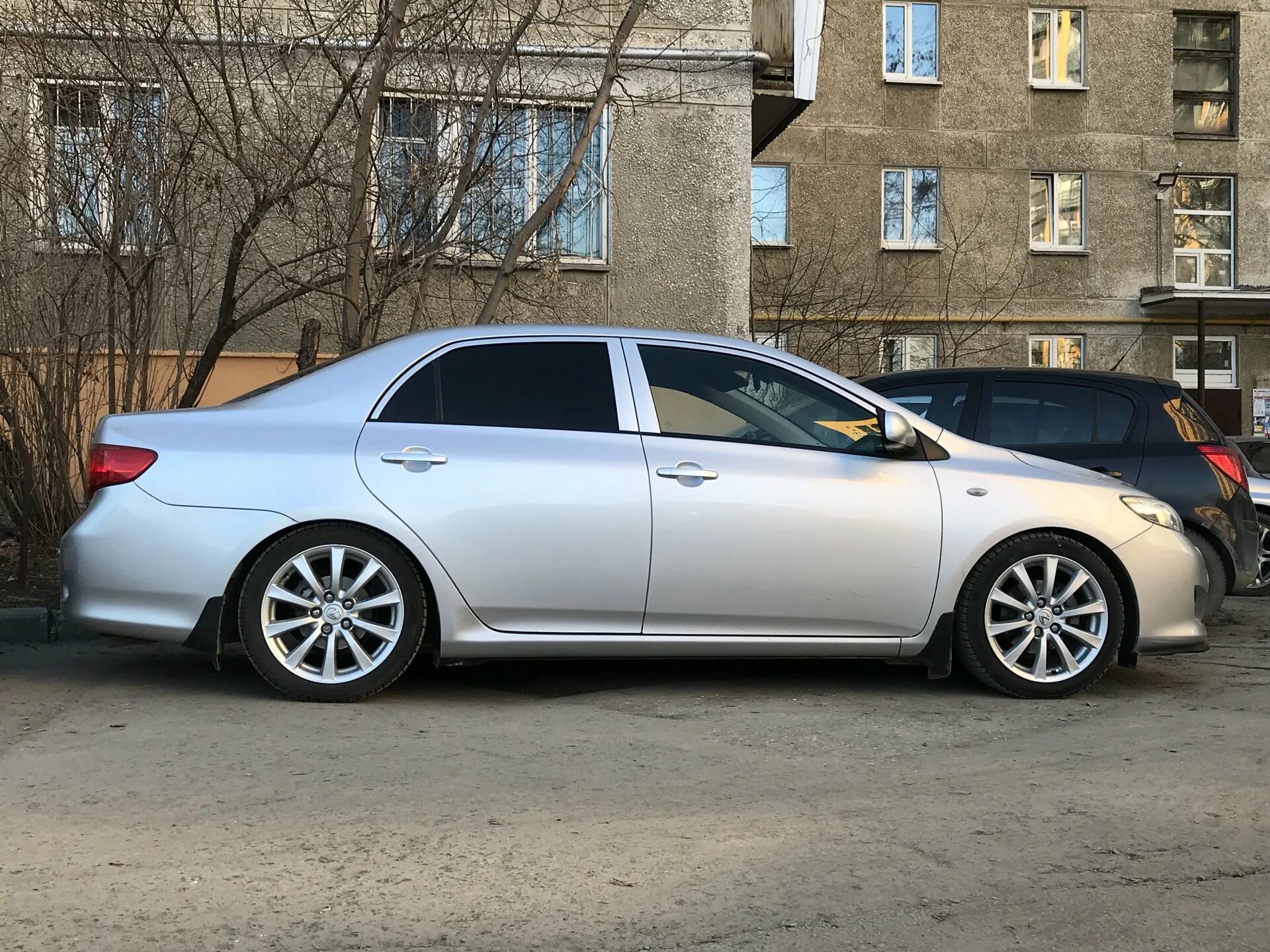 Фото р17. Toyota Corolla 2008 r18. Тойота Королла 150 r17. Тойота Королла е150 на 17 дисках. Диски на Тойота Королла е150.