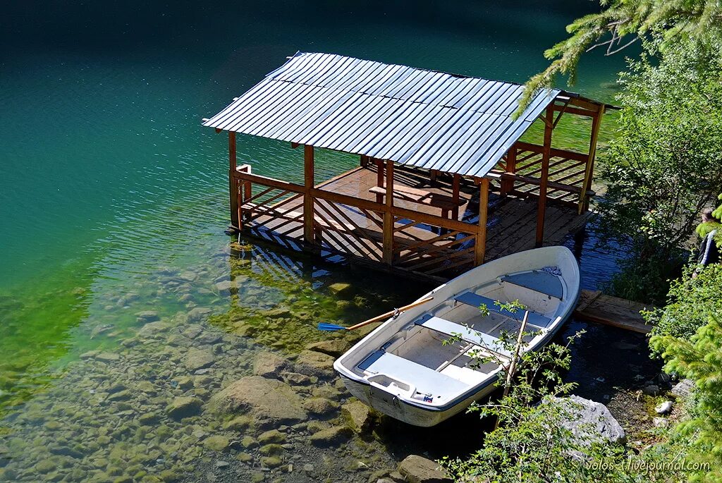 Беседка на воде. Деревянные беседки на воде. Причал с беседкой. Плавучая беседка. Беседка на острове