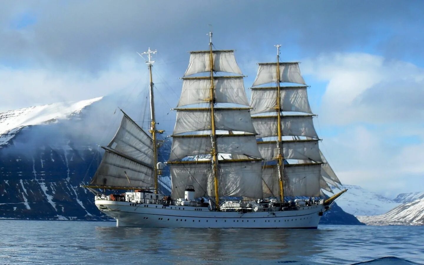 Что с морским кораблем