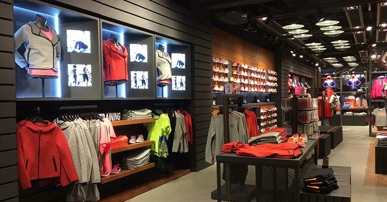 Foot Locker, House of Hoops, sportswear Denim display, Retail inspiration, Fashi