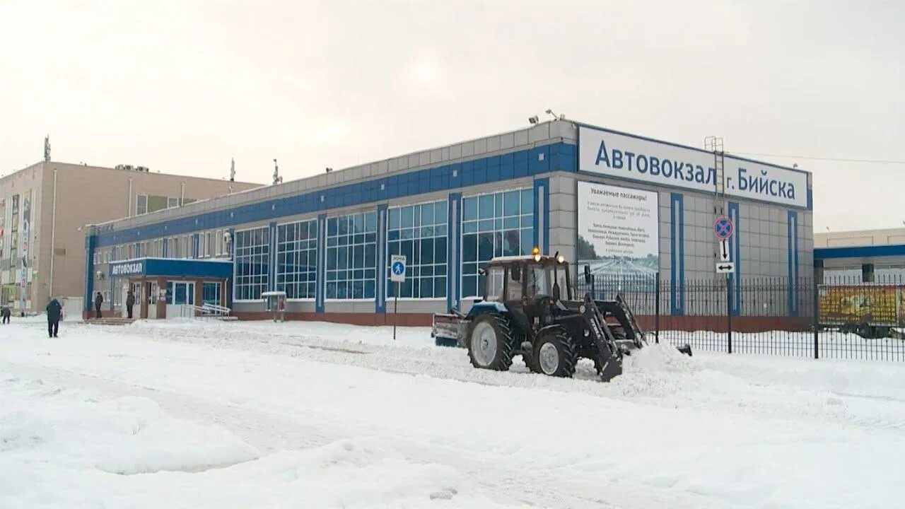 Сайт автовокзала бийск. Бийский автовокзал. Автовокзал города Бийска. Бийский автовокзал вокзал. Автовокзал Бийск фото.