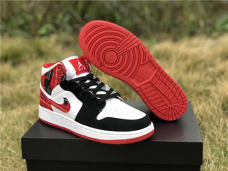 Nike Air Jordan 1 Low. Nike Air Jordan 1 Low Red Black White. Nike Jordan 1 Low.