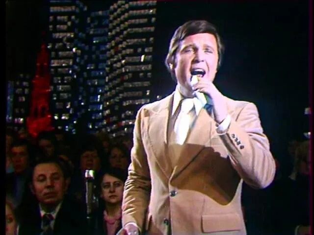Песня чемпион лещенко. Лещенко 1975. Лещенко молодой. Лев лещенко день победы 1975. Лев лещенко 1975.