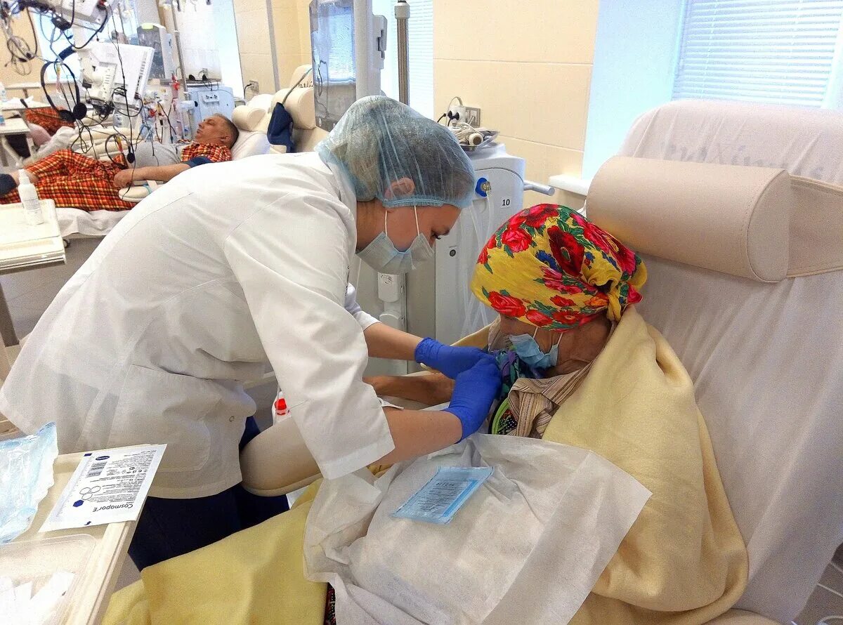 Череповец медицинский центр панацея юбилейная. Санитарка стоматология. Вакансия провизор. Требуется санитарка. Вакансия санитарка.