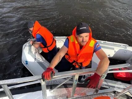 На теплоходе было 75 пассажиров на пристани