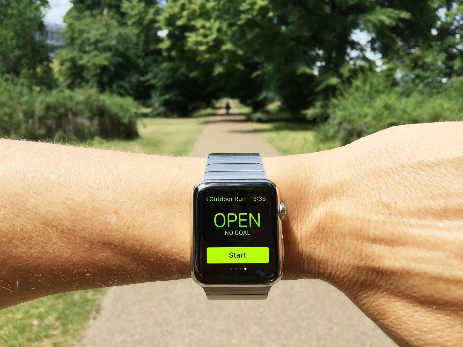 Apple run. Adidas running apple watch. Apple run. Пульсометр для бега зеленый. Apple run.