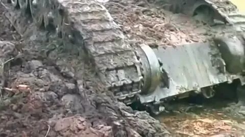 Танк из болота калинкин