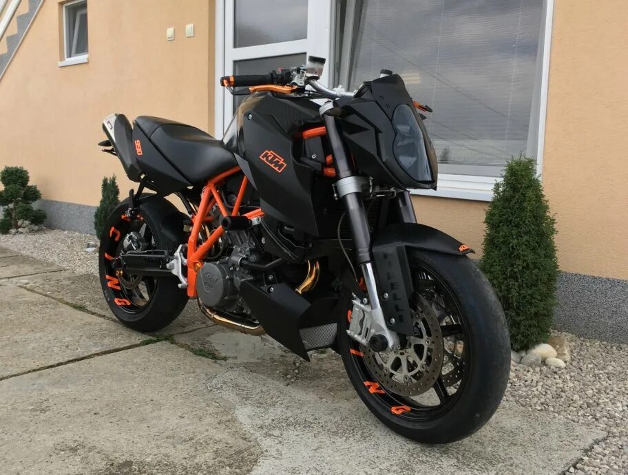 Ктм дюк 990. Ktm 990 duke 2024. Ктм 990 супер дюк. Ktm superduke 990. Ктм 990 super duke.