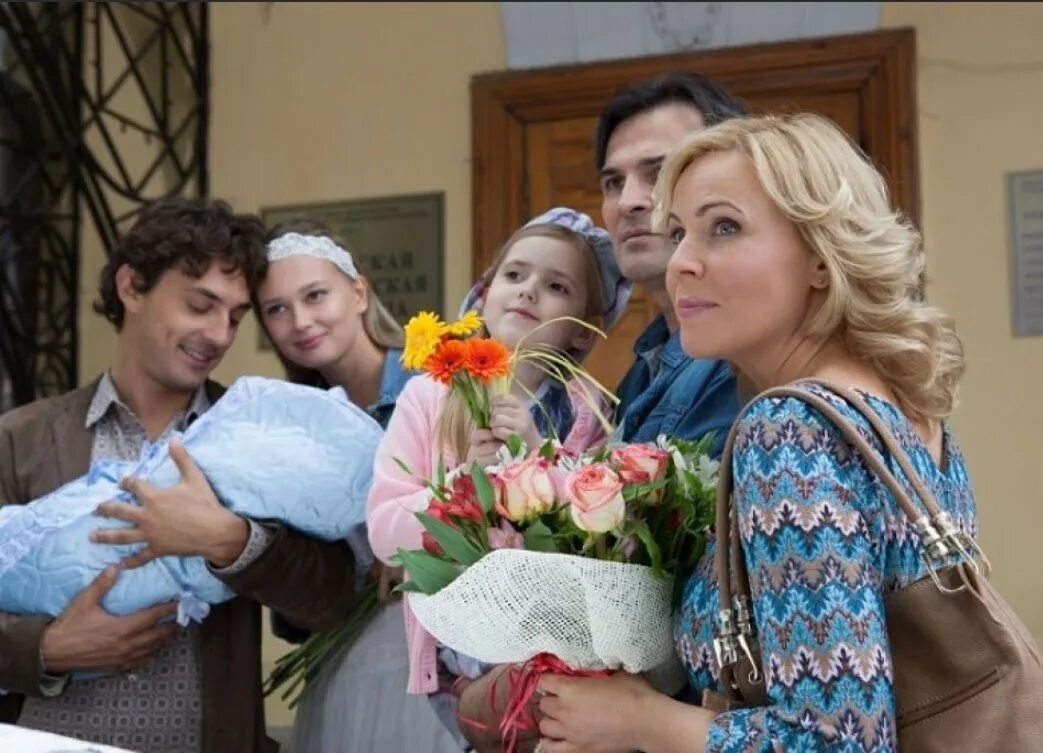 Личную жизнь актрисы марии куликовой. Поздние цветы сериал 2014. муж марии куликовой 2025. мария куликова поздние цветы. мария куликова и ее семья 2025г.