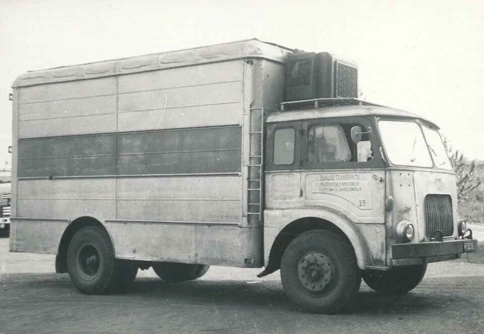 Польский грузовик. Zubr a80 грузовик. Польский грузовик ЗУБР. Грузовик ЗУБР ПНР. Польский грузовик Стар.