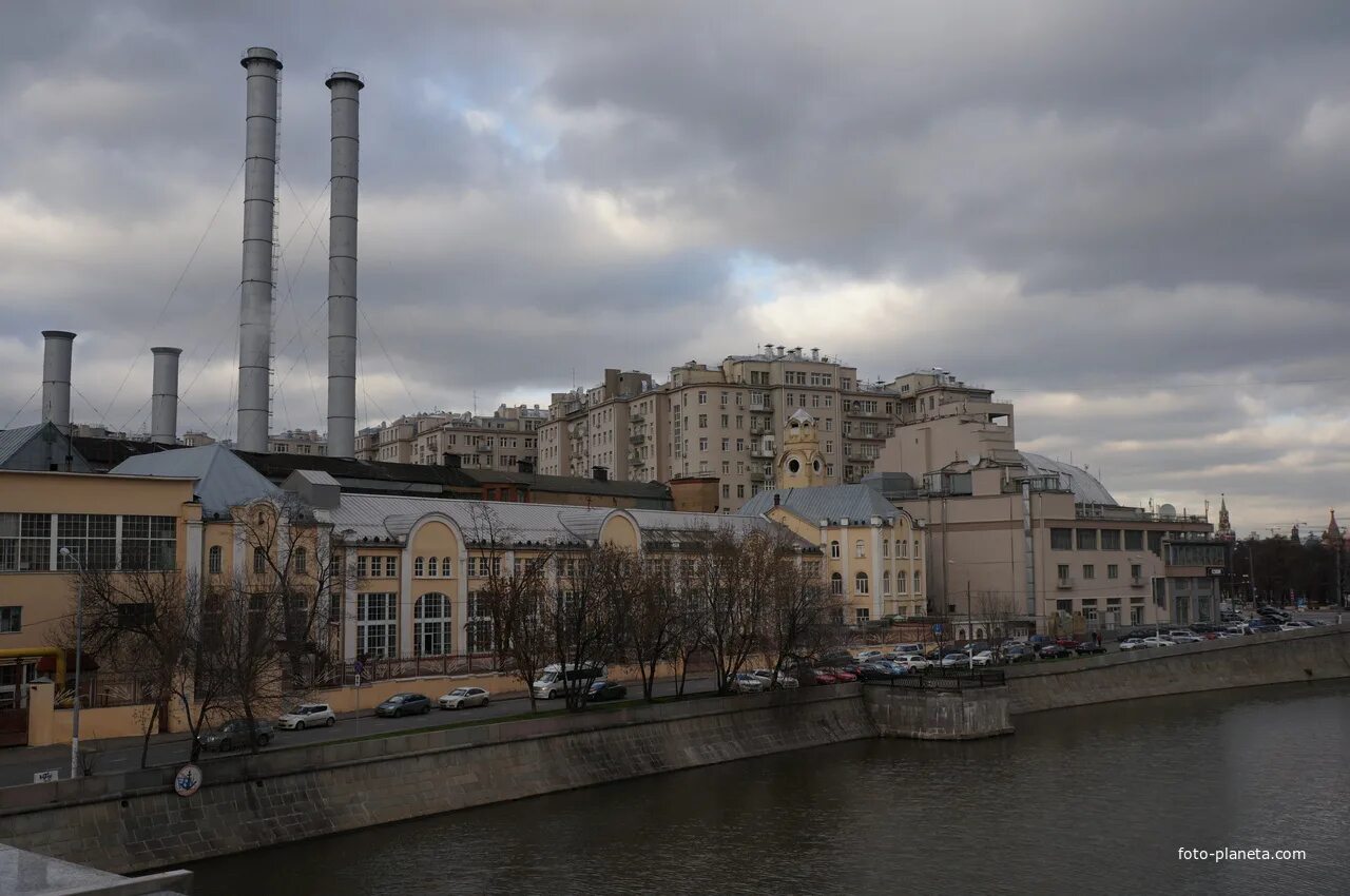 Болотная наб 15. Москва ГЭС-2 на Болотной набережной. Болотная набережная 15 ГЭС-2. ГЭС на Болотной набережной. ГЭС на Балчуге.