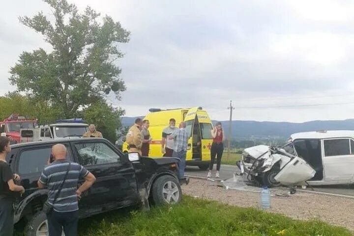 Новороссийск ул ленина. Расписание автобусов натухаевская новороссийск. Маз 206 краснодар. Новороссийск раевская автобус. Трасса.