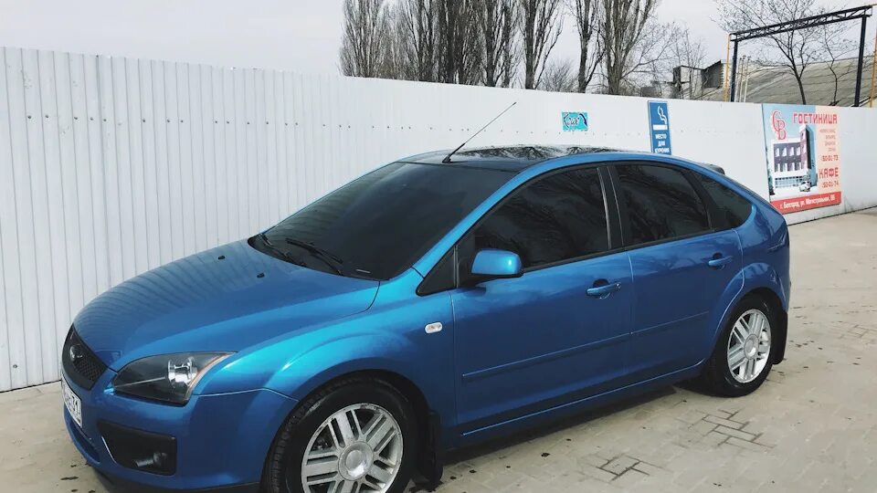 Ford Focus 2 Aquarius Blue. Форд фокус 2 синий тонированный. Форд фокус 2 хэтчбек голубой. Focus 2 тонированный. Купить фокус 2 в омске