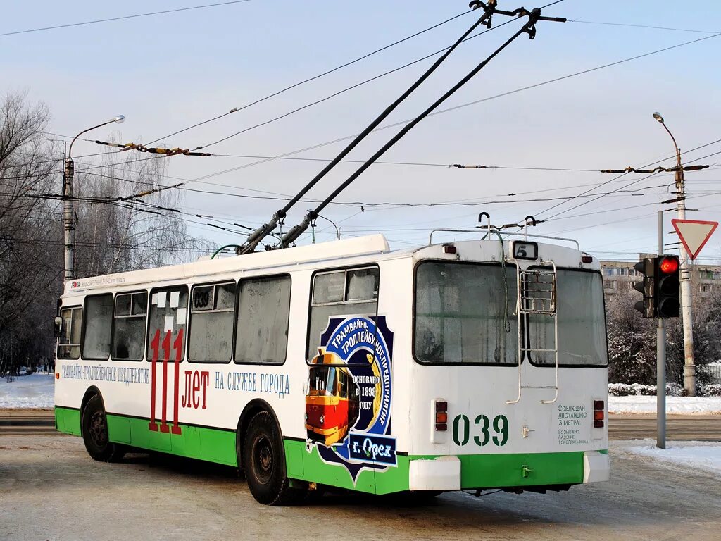 Троллейбус 3 сегодня. Зиу 682 орёл. зиу 682г 016 орел. орел троллейбусное депо 2025 года. зиу-682г-016 (018).