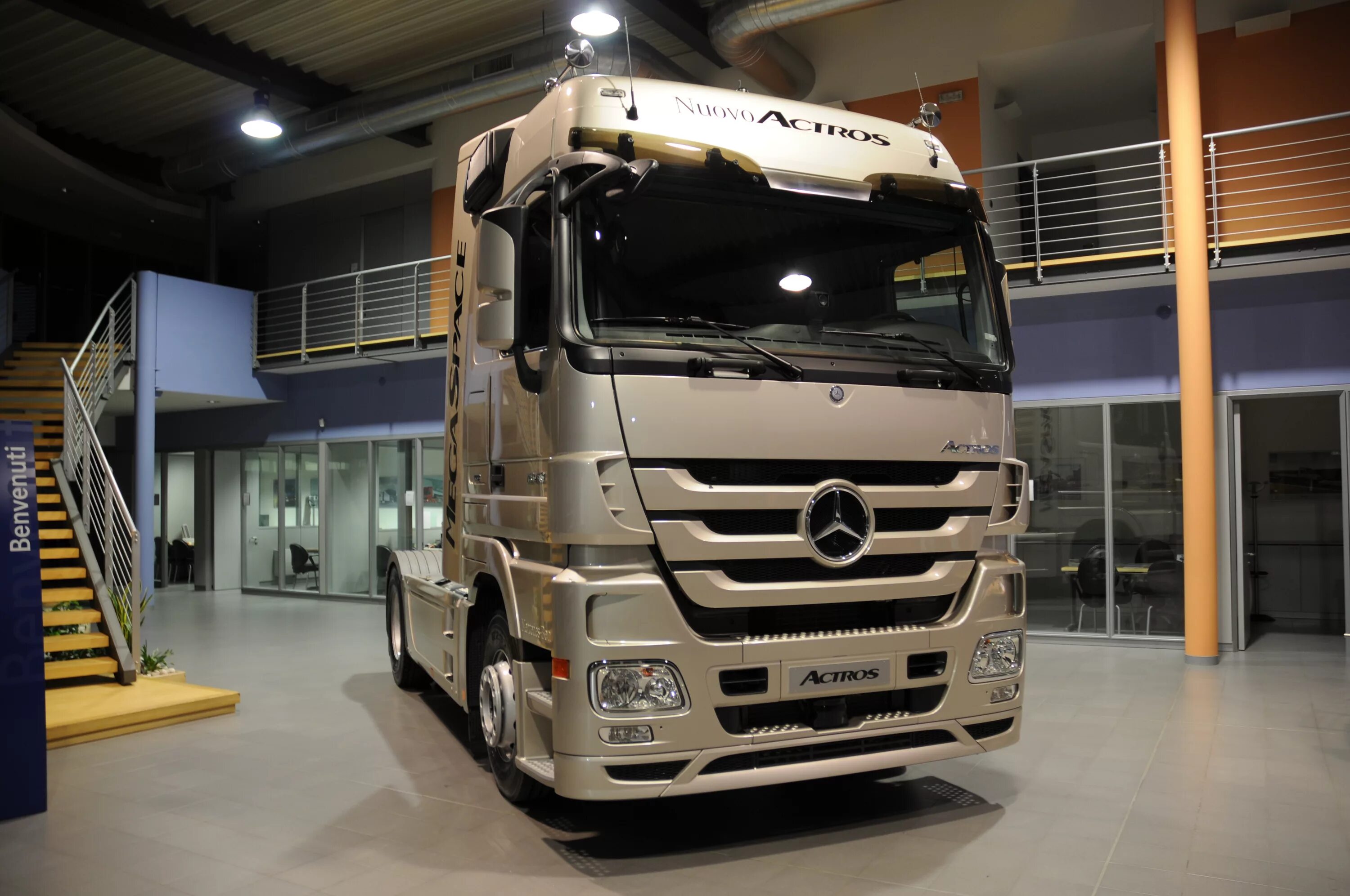 Mercedes mp. Мерседес Бенц Актрос. Mercedes Actros 3. Мерседес Актрос мп5. Mercedes-Benz Actros 1863.