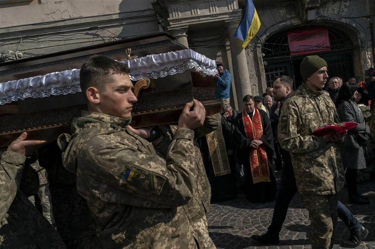 Новости украины 18 ноября. Россия украина 16 марта. ситуация на украине 16мноября. russian troops in ukraine. человек 16 русский.