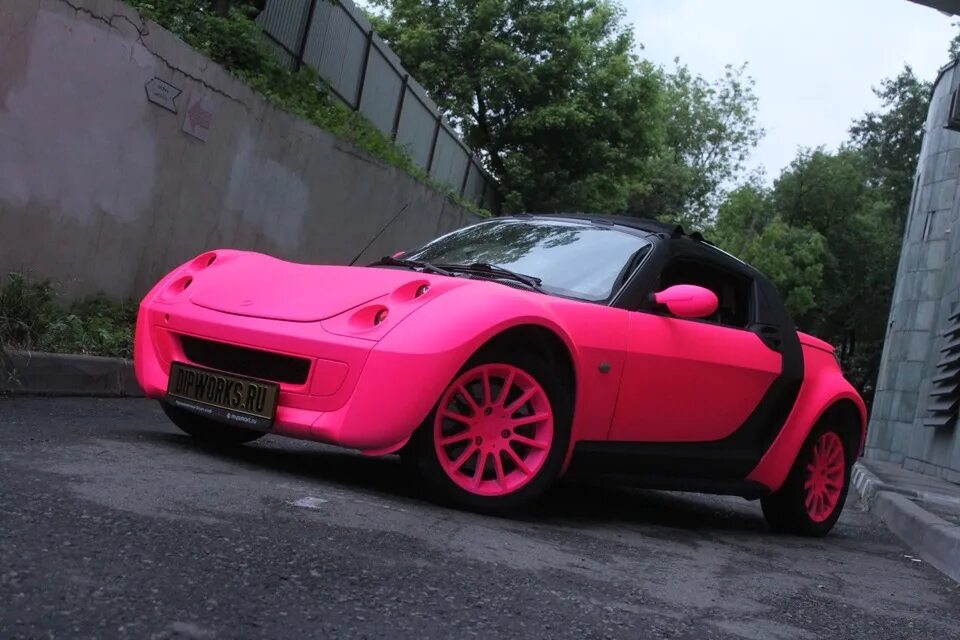Smart spor. Смарт родстер черно красный кабриолет. Smart Roadster. Smart Roadster Pink. Смарт родстер розовый.