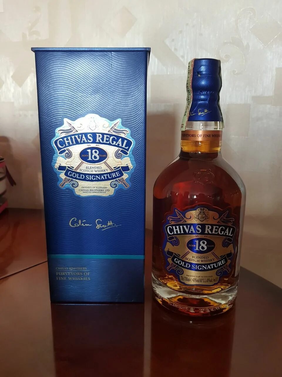 Chivas Regal 18 Gold Signature 0.7 красное. Чивас 18 0.7