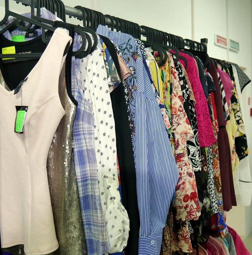 магазин детских игрушек в новошахтинске. эконом магазин одежды. магазин эконом плюс. молл новошахтинск магазины. новошахтинск одежда.