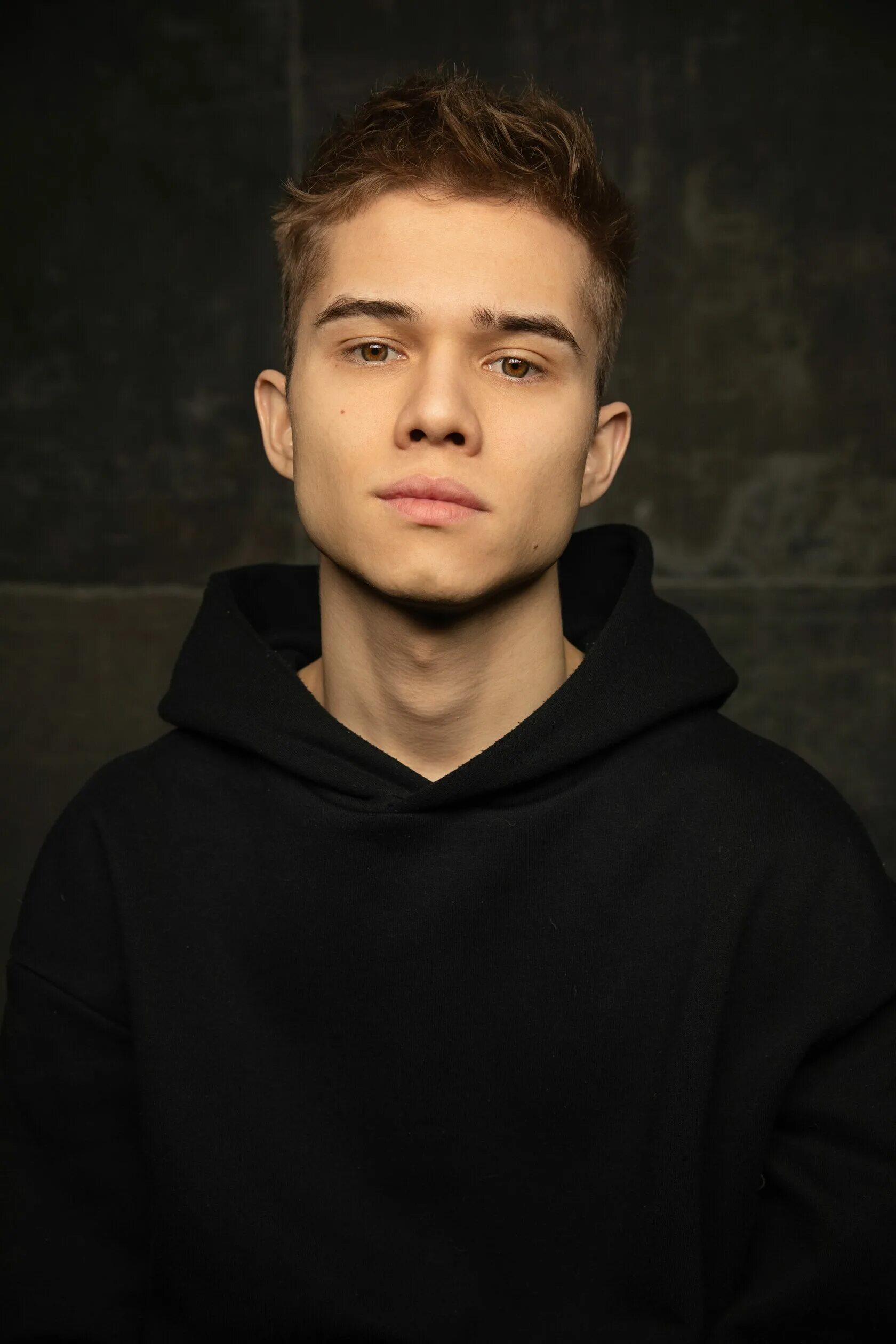 Рузиль минекаев. Рузиль минекаев. Рузиль минекаев смычок. Рузиль миникаев актер. Рузиль рамилевич минекаев.