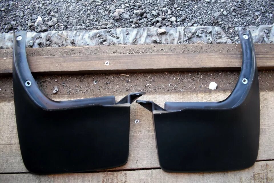 тойота рав 4 задние брызговики. брызговики рав 4 передние. брызговик задний правый тойота аурис 2013. задние брызговики рав 4. задние брызговики рав 4.