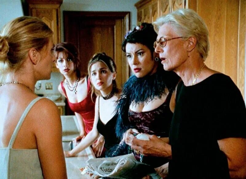 Крестная м. Крестная мать фильм 1997. Крестная м. Крёстная мать кокаина фильм. Крестная мать фильм 1997.