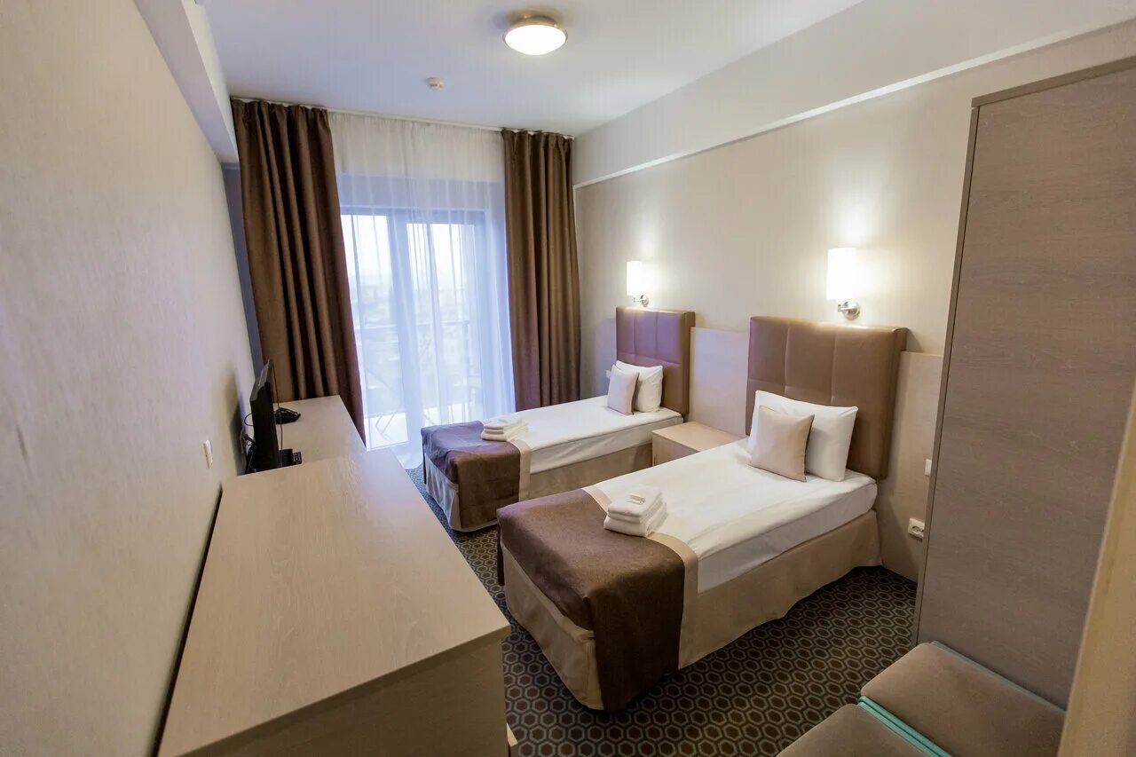 Сочи адлер бридж резорт 4. Бридж резорт сочи бассейн. Ул. Bridge resort family 3 отель сочи. Пгт сириус ул фигурная д 45.