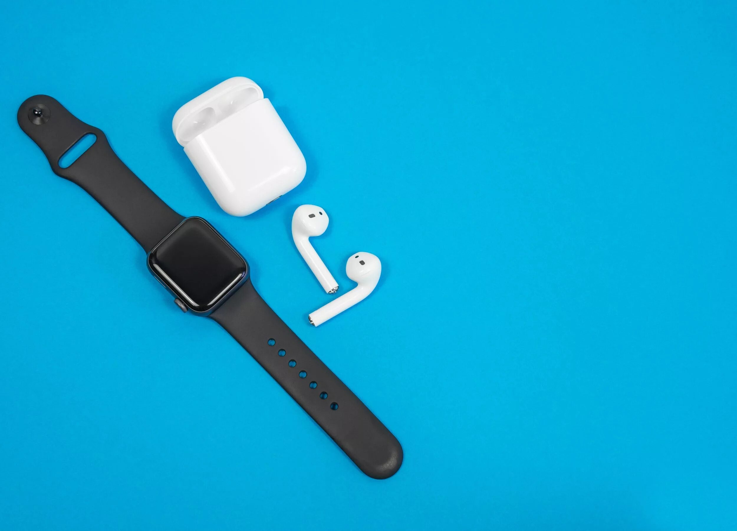 Аирподс 3 apple watch. Эппл вотч наушники. Airpods pro и apple watch. Вотчи наушники. Айфон аирподс эппл вотч.