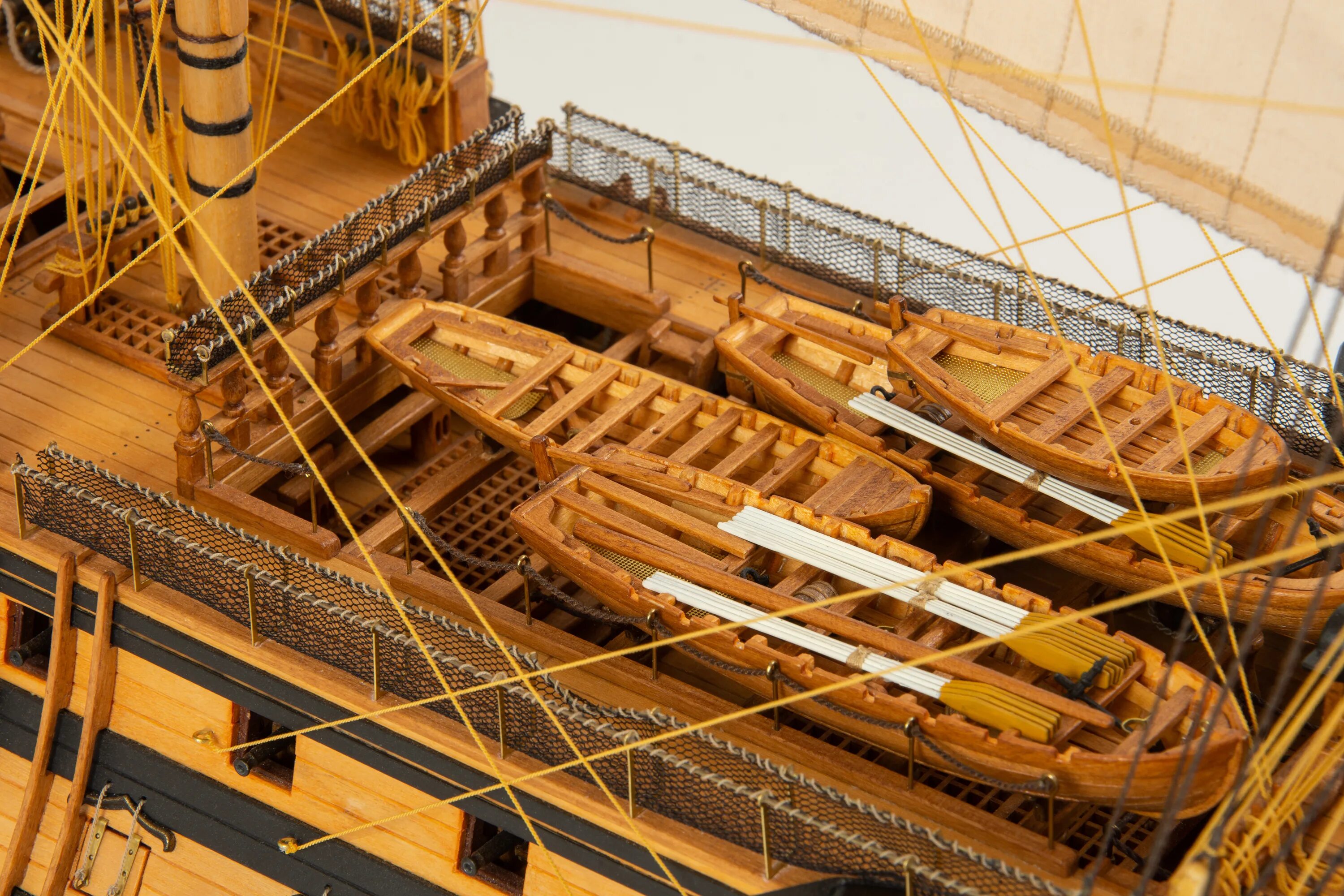 Магазины сборных моделей кораблей. Модель корабля HMS Victory. Сборная модель корабля HMS Victory 1:84. HMS Victory 1765. Линкор HMS Victory.